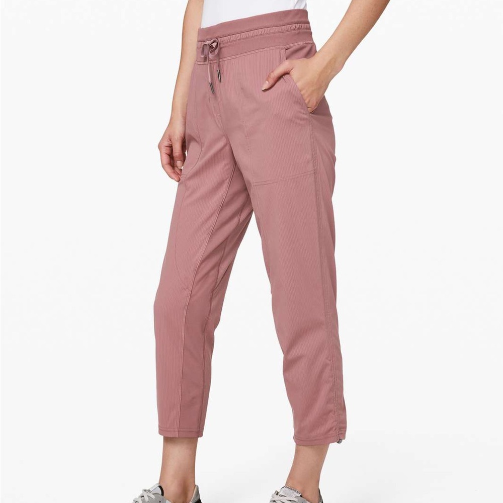 LULULEMON DANCE STUDIO PANT CROP RED DUST SIZE 6